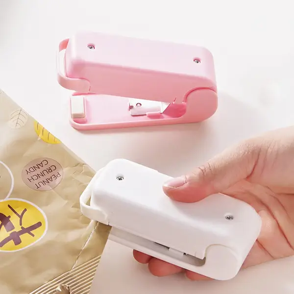 [7675_mini_sealing_machine] Mini Plastic Bag Sealer – Portable Heat Sealing Machine, Battery Operated (1 Pc)