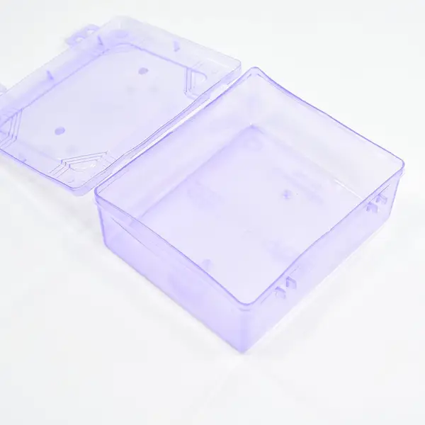 [2925_commander_container_33] Commander Container 33 used for storing things and stuffs and can also be used in any kind of places.